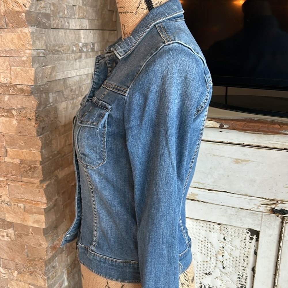 Kut from the Kloth blue jean jean jacket button closure two chest pockets - Picture 7 of 16